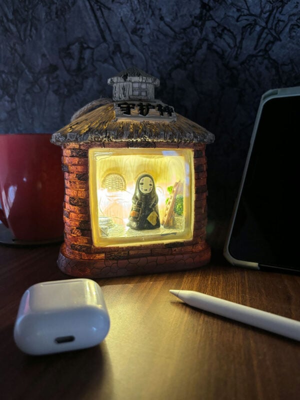 no_face_home_lamp_listing-(7a)_comicsense Lonely Spirit Hut Lamp